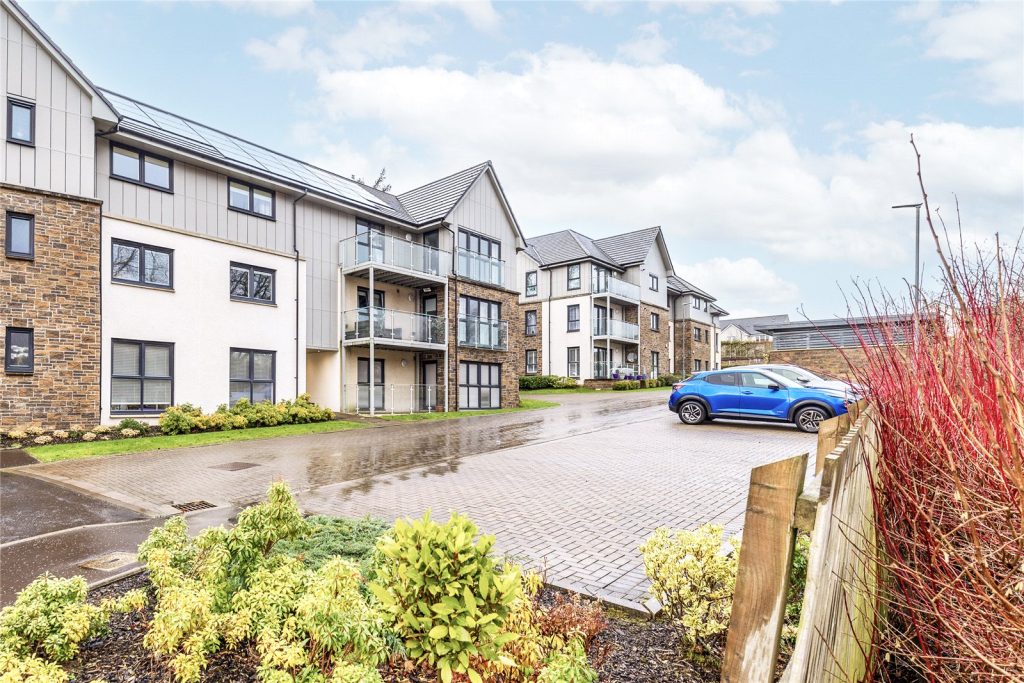 1, Knights Grove, Newton Mearns, East Renfrewshire (G77 6GP)