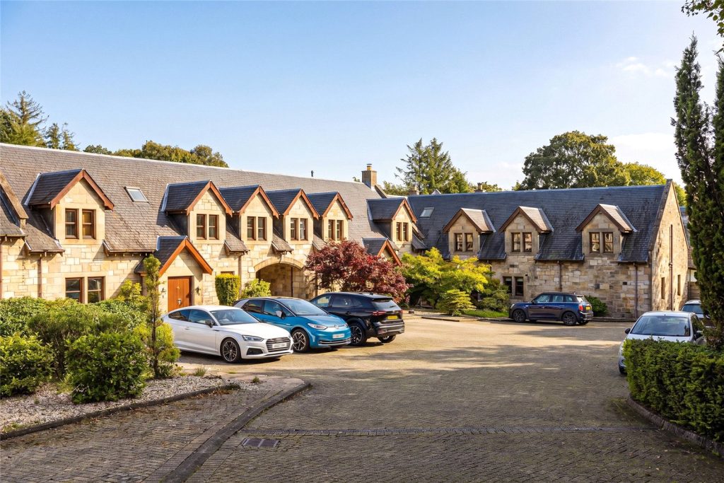 6, Crossbow Gardens, Blantyre (G72 9UR)